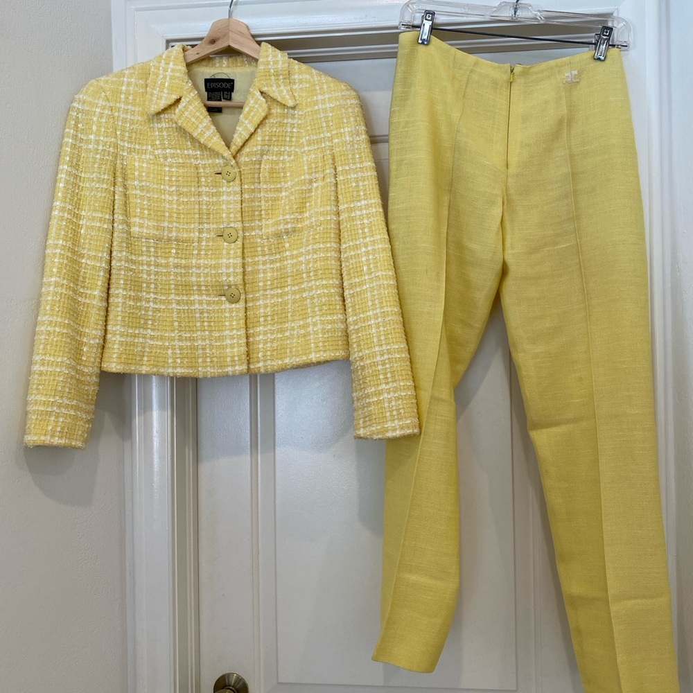 Vintage Episode Ladies Pant Suit. Color Yellow and white. Beautiful and Classic